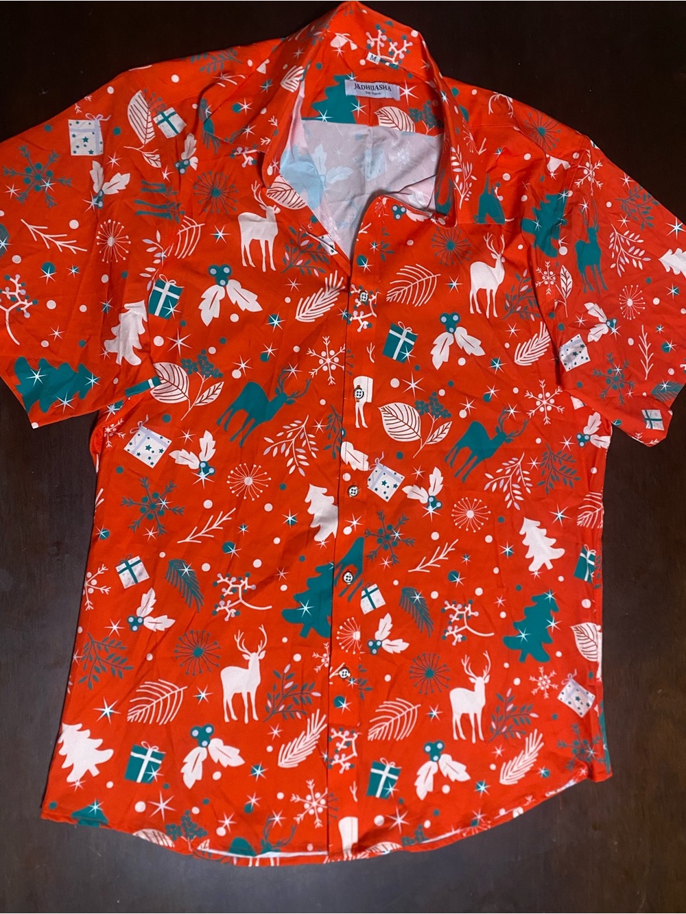 Festive Red Holiday Print Short-Sleeve Shirt Medium